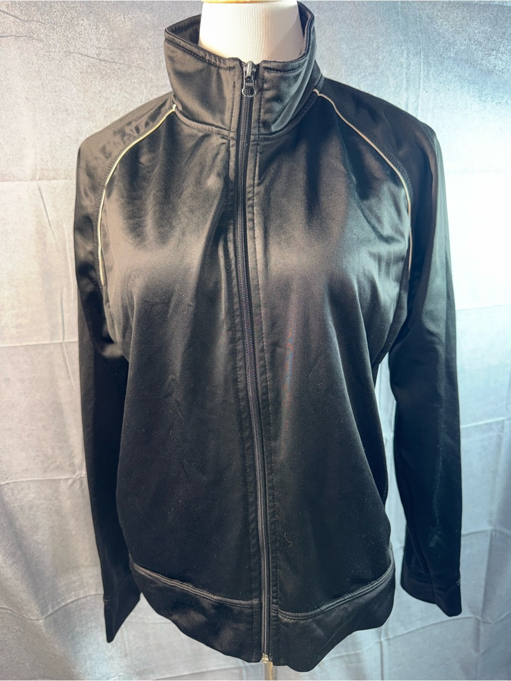 27A-Athletic Works Black Full-Zip Bomber Jacket with Subtle Piping